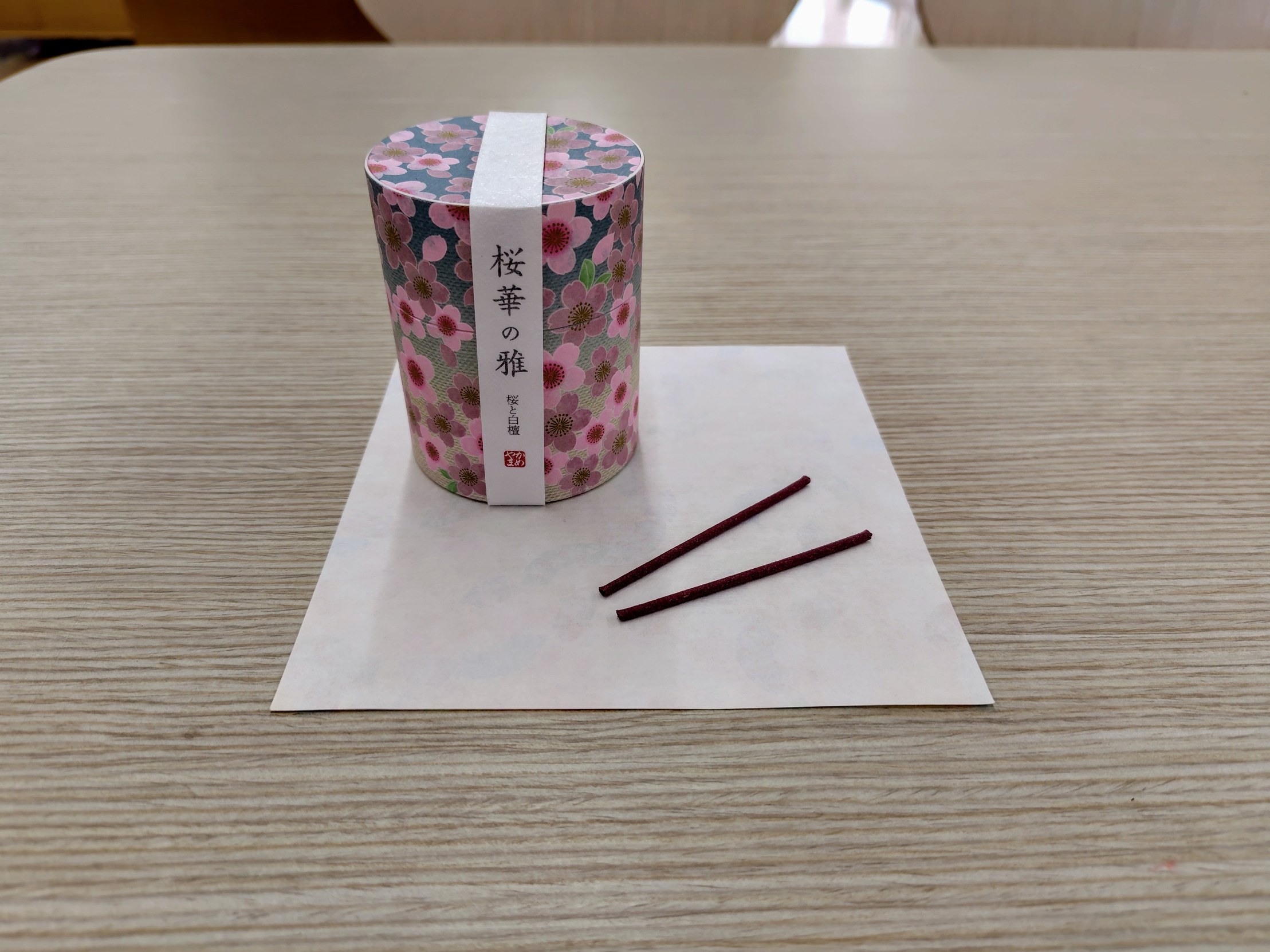 浜田店よりお知らせ【短い長さの花の香りのお線香のご紹介】